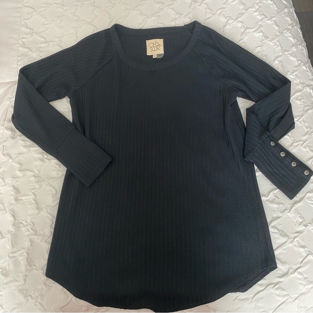 Chaser || black ribbed crewneck sweater top